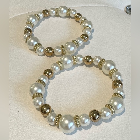 White Pearl and Gold Beaded Bracelet Set of 2 New - Picture 4 of 6